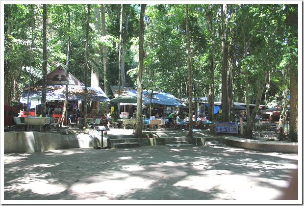 ナムアン滝(Na Mueang Waterfall)