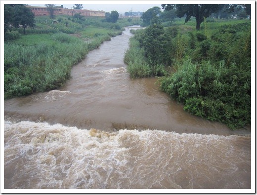 リロングウェ川（雨季）